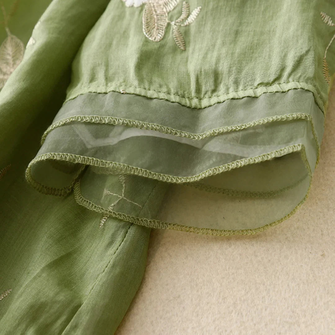 Élodie™ - Blusa elegante con delicados bordados y detalles estilizados